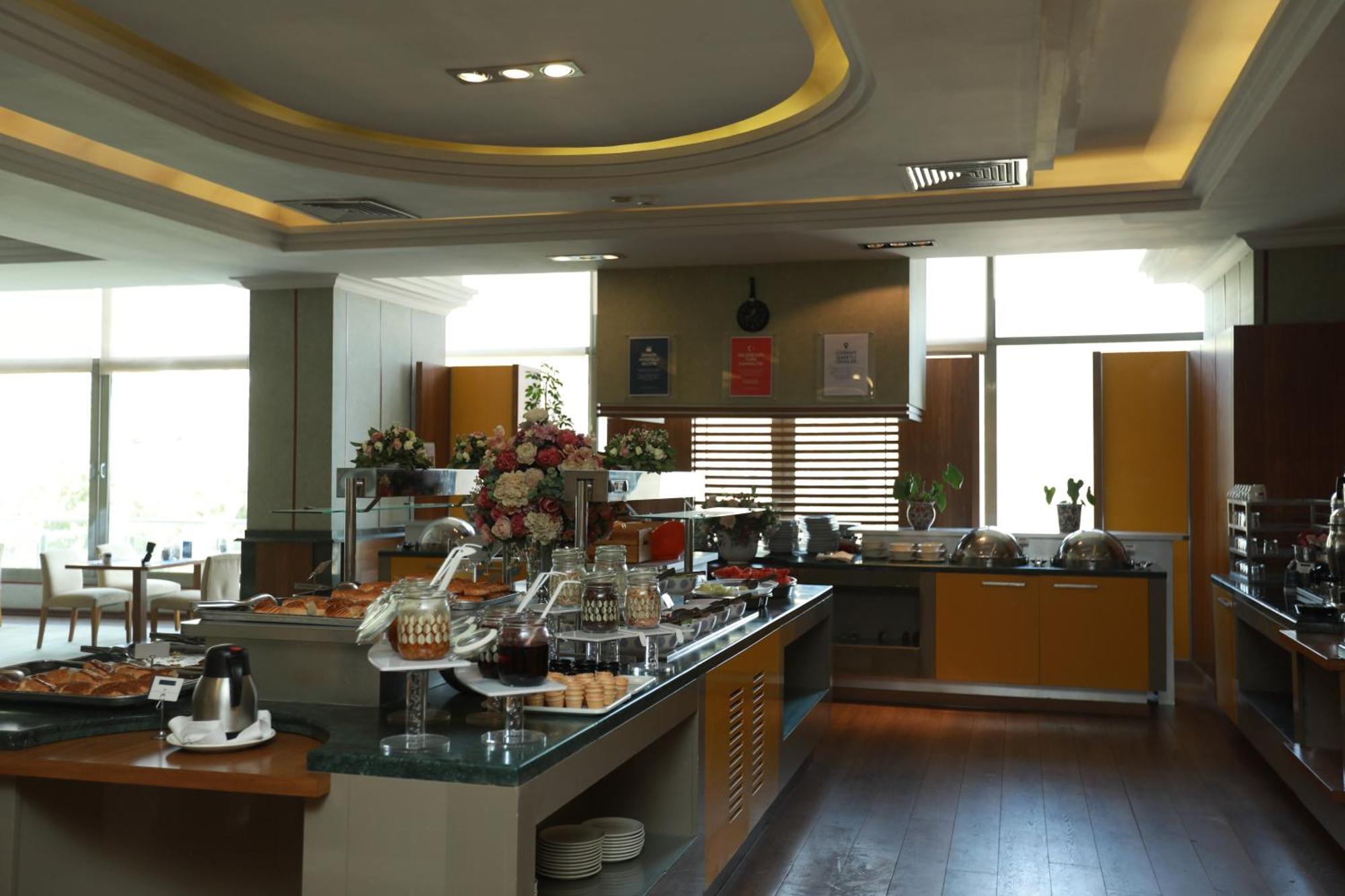 Anemon Grand Manisa Otel Exterior photo