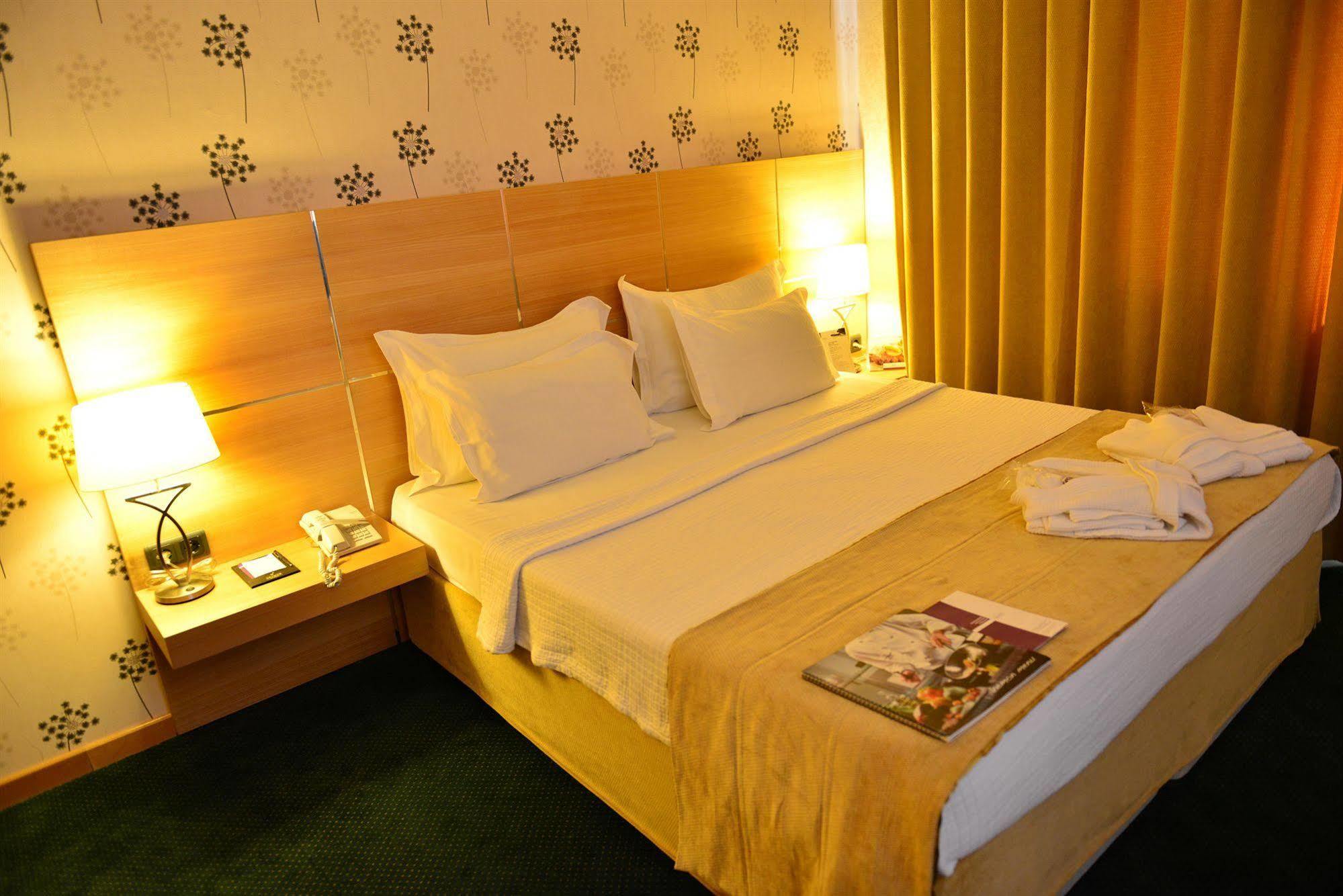 Anemon Grand Manisa Otel Exterior photo