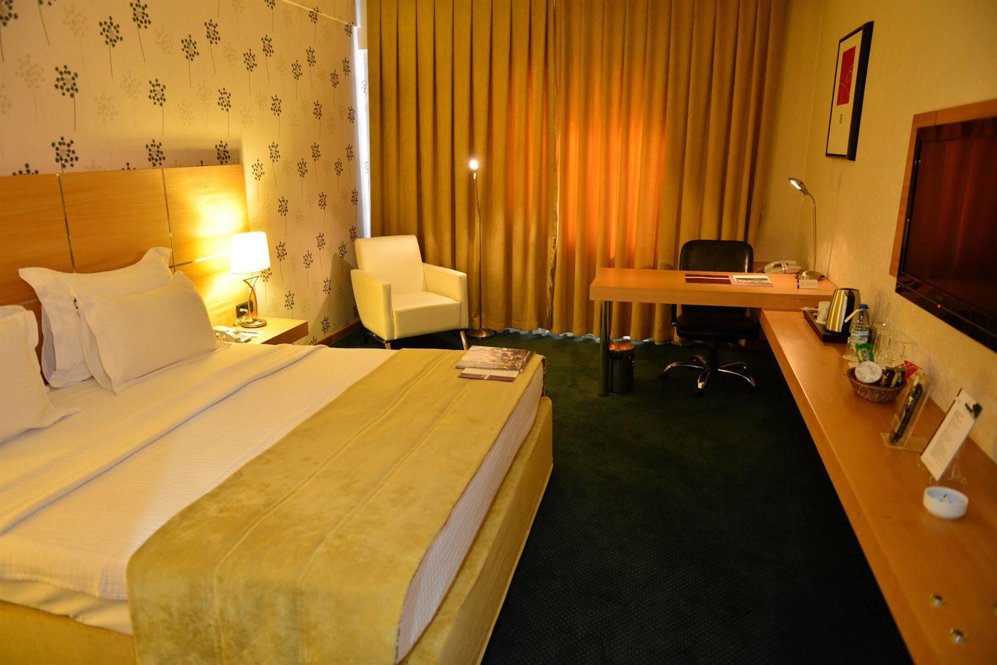 Anemon Grand Manisa Otel Exterior photo